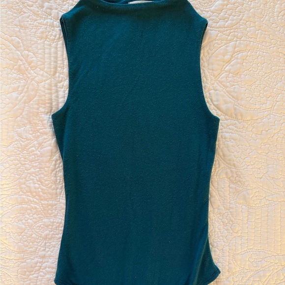 Sleeveless Teal Top - Picture 1 of 3